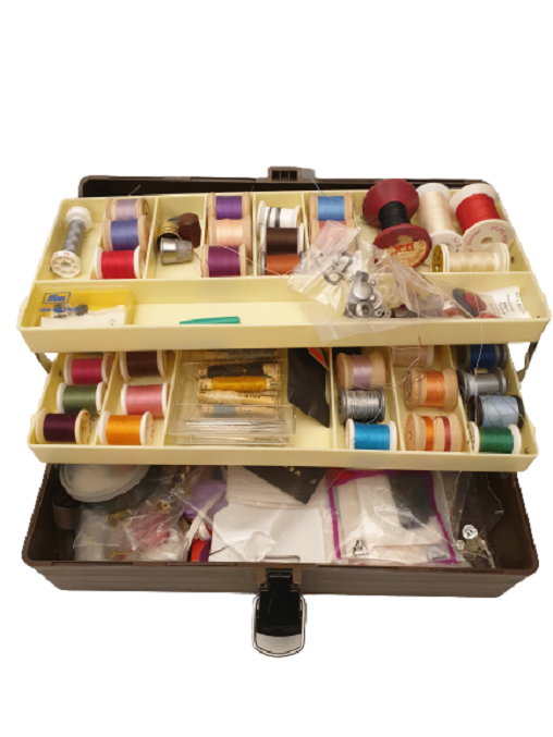 1970 ANGLER FUUL DİKİŞ ÇANTASI VE SETİ İÇERSİNDE  COK CEŞİTLİ MALZEMELERİYLE HER EVİN İHTİYACI TERZİ CANTASI