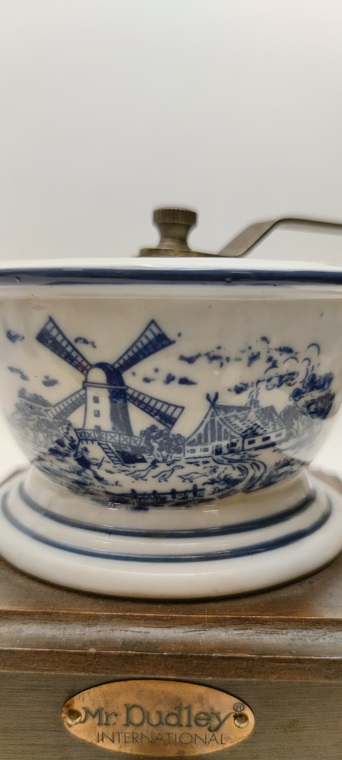 VİNTAGE MR.DUDLEY İNTERNATİONAL EL BOYAMA SERAMİK KAHVE DEGİRMENİ ÖĞÜTÜCÜ