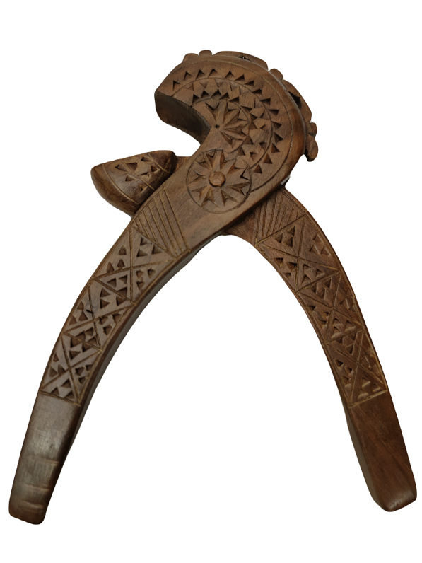 AHŞAP EL OYMA İŞCİLİKLİ EL SIKMALI CEVİZ KIRACAĞI