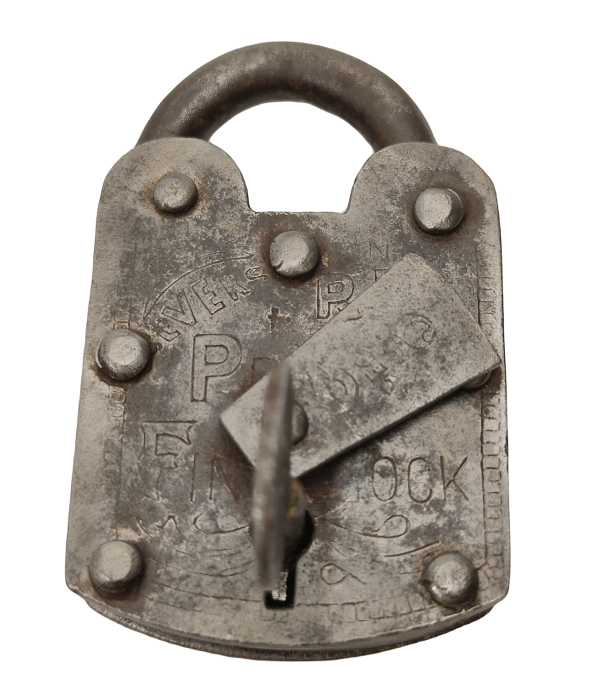 OSMANLI EL YAPIM ÜZERİ OSMANLICA YAZILI MEKANİK SİCAK DEMİRDEN MAMUL ÇALIŞIR DURUMDA ANAHTARLI ASMA KİLİT