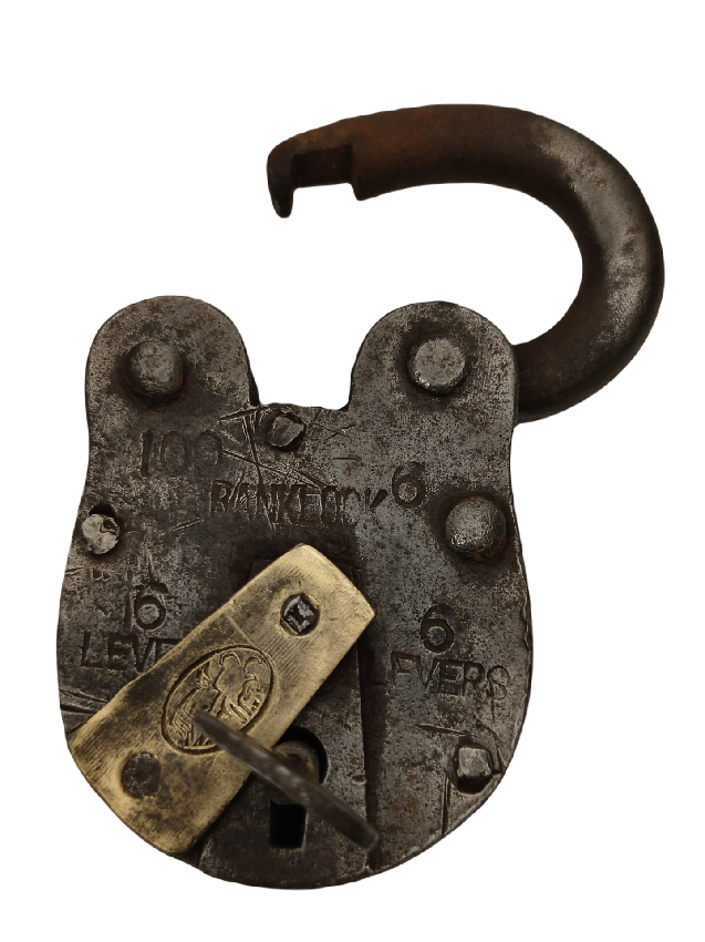OSMANLI EL YAPIM ÜZERİ OSMANLICA YAZILI MEKANİK SİCAK DEMİRDEN MAMUL ÇALIŞIR DURUMDA ANAHTARLI  ASMA KİLİT