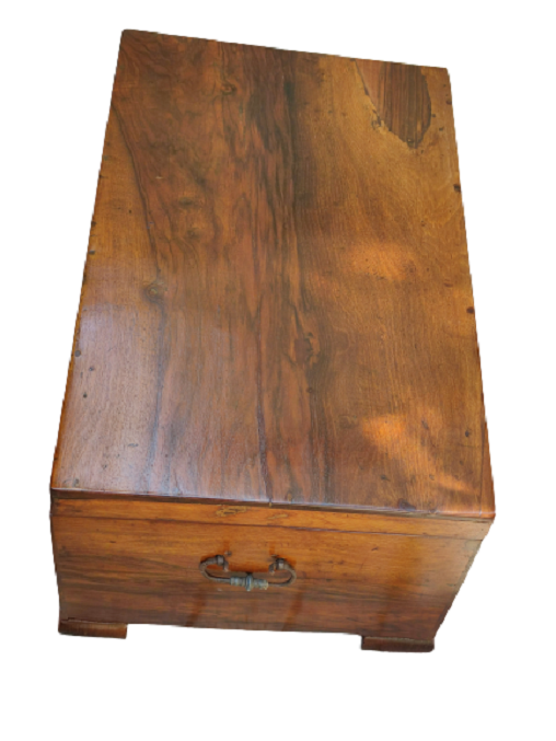 1800 YILLAR OSMANLI İÇERSİ CEKMECELİ DİVİTLİKLİ HER TARAFI KIRLANGIC GECME CEVİZ AGACINDAN YANLAR KULPLU HAT SANDIĞI