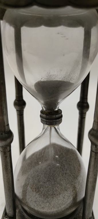 AVRUPA ZEN ÜZERİ  İŞLEMELİ BUYUK BOYDA CAM HAZNELİ KUM SAATİ