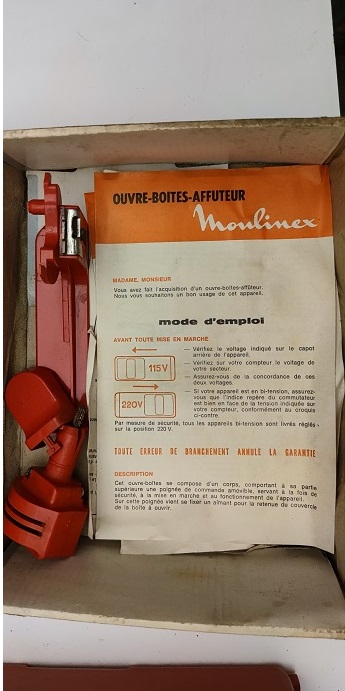 MOULINEX APRISCATOLE AFFILACOLTELLI 343 VINTAGE KUTUSUNDA METAL KONSERVE ACACAGI