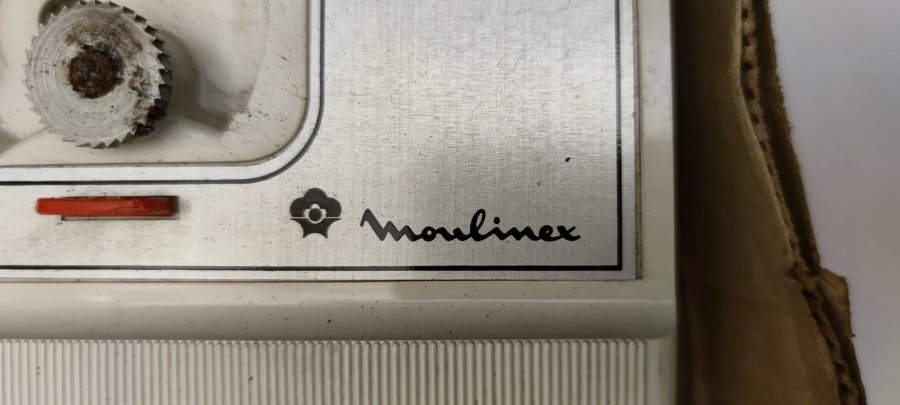 MOULINEX APRISCATOLE AFFILACOLTELLI 343 VINTAGE KUTUSUNDA METAL KONSERVE ACACAGI