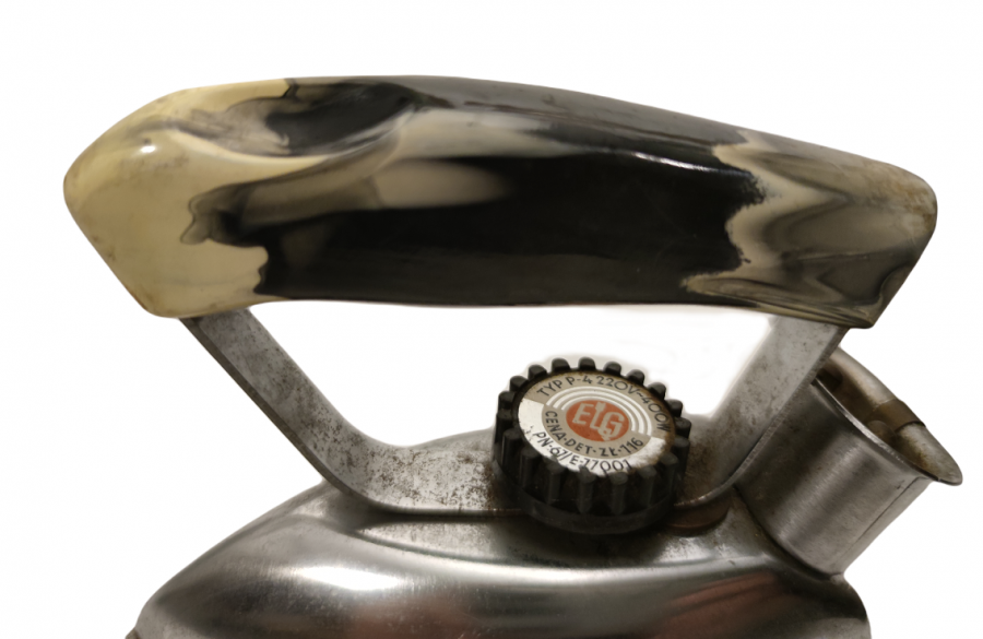 ELEKTİRİKLİ REZİZTANSLI AHŞAP TUTMA KOLLU SEYAHAT BOY  ÜTÜ MAKİNESİ 