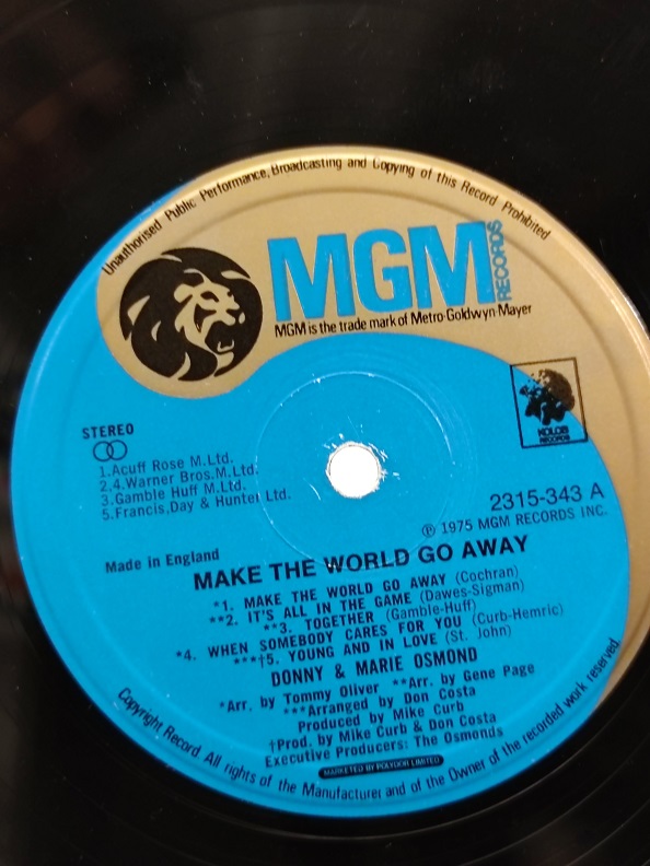 1975 DONNY & MARIE OSMOND MAKE THE WORLD GO AWAY UZUN CALAR 33 DEVİR LP PLAK ORJİNAL KABINDA ORJİNAL BASKISIDIR