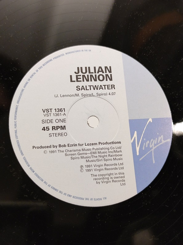 JULIAN LENON SALTWATER UZUN CALAR 33 DEVİR LP PLAK ORJİNAL KABINDA ORJİNAL BASKISIDIR