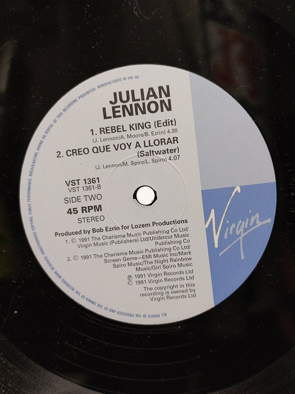 JULIAN LENON SALTWATER UZUN CALAR 33 DEVİR LP PLAK ORJİNAL KABINDA ORJİNAL BASKISIDIR