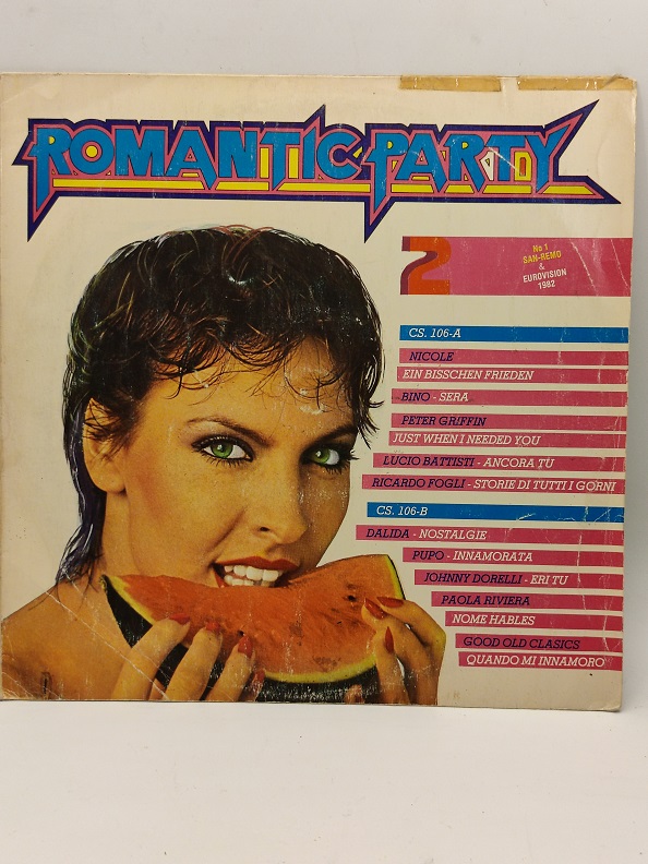 ROMANTIC PARTY 2 UZUN CALAR 33 DEVİR LP PLAK ORJİNAL KABINDA ORJİNAL BASKISIDIR