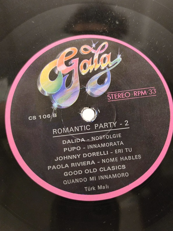 ROMANTIC PARTY 2 UZUN CALAR 33 DEVİR LP PLAK ORJİNAL KABINDA ORJİNAL BASKISIDIR