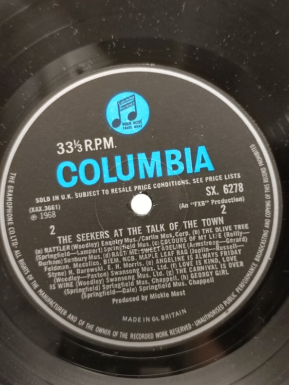 THE SEEKERS LIVE AT THE TALKING OF THE TOWN UZUN CALAR 33 DEVİR LP PLAK ORJİNAL KABINDA ORJİNAL BASKISIDIR