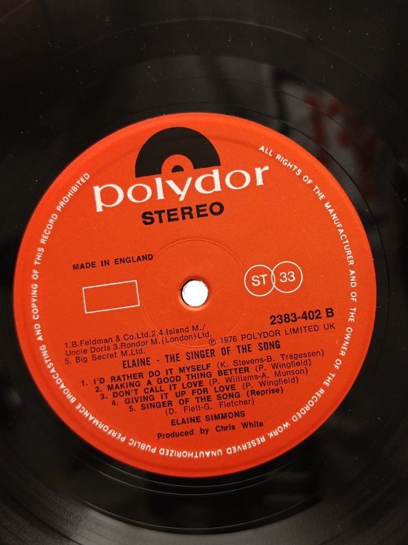 ELAINE SIMMONS THE SINGER OF THE SONG UZUN CALAR 33 DEVİR LP PLAK ORJİNAL KABINDA ORJİNAL BASKISIDIR