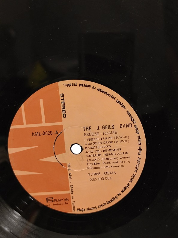 THE J. GEILS BAND FREEZE FRAME UZUN CALAR 33 DEVİR LP PLAK ORJİNAL KABINDA ORJİNAL BASKISIDIR