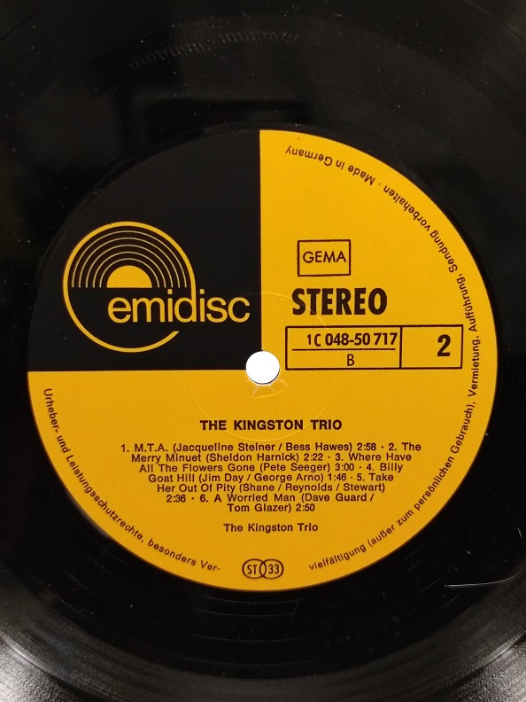 THE KINGSTON TRIO UZUN CALAR 33 DEVİR LP PLAK ORJİNAL KABINDA ORJİNAL BASKISIDIR