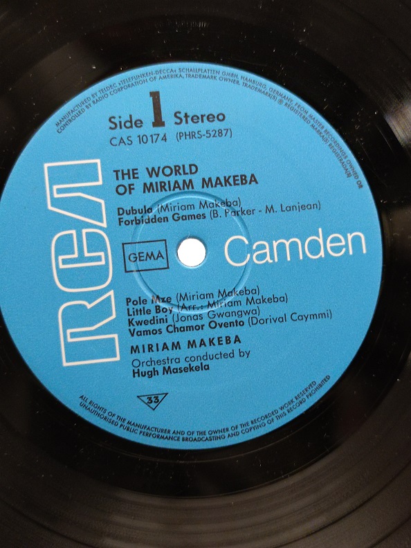 THE WORLD OF MIRIAM BEKAMA UZUN CALAR 33 DEVİR LP PLAK ORJİNAL KABINDA ORJİNAL BASKISIDIR