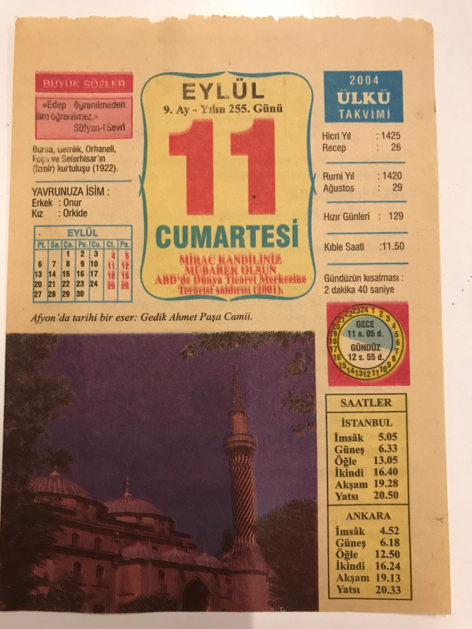 11 EYLÜL CUMARTESİ 2004 TARİHLİ ÜLKÜ TAKVİMİ YAPRAGI