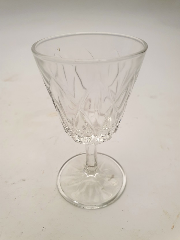 AMERİKAN BAR BARDAKLAR VE ŞİŞE ÜZERİ DESENLİ İÇKİ TAKIMI