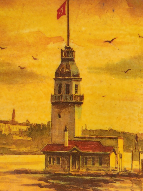 PORSELEN ÜZERİNE TAMAMI EL BOYOMA KIZ KULESİ RESİMLİ METAL ASKILI DUVAR TABAĞI