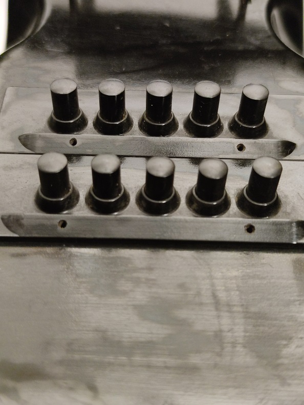 1930 İSVEC STC DAMGALI BAKALİT 10 TUŞLU DUVAR TELEFON