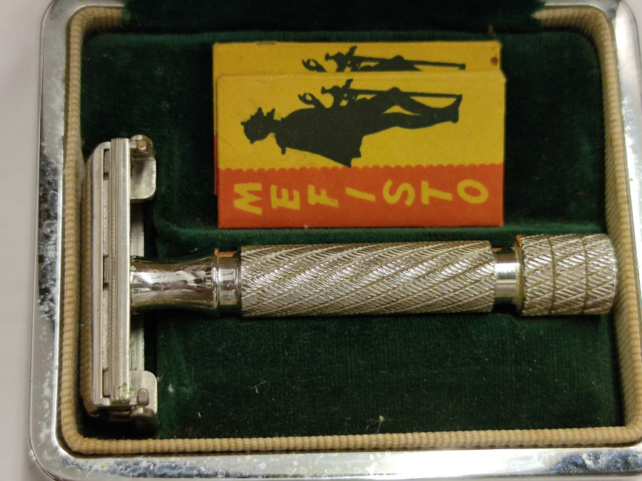 İNGİLİZ GILETTE SAFETY RAZOR MEFISTO MARKA ORİJİNAL KUTULU İŞLEMELİ TIRAŞ MAKİNESİ