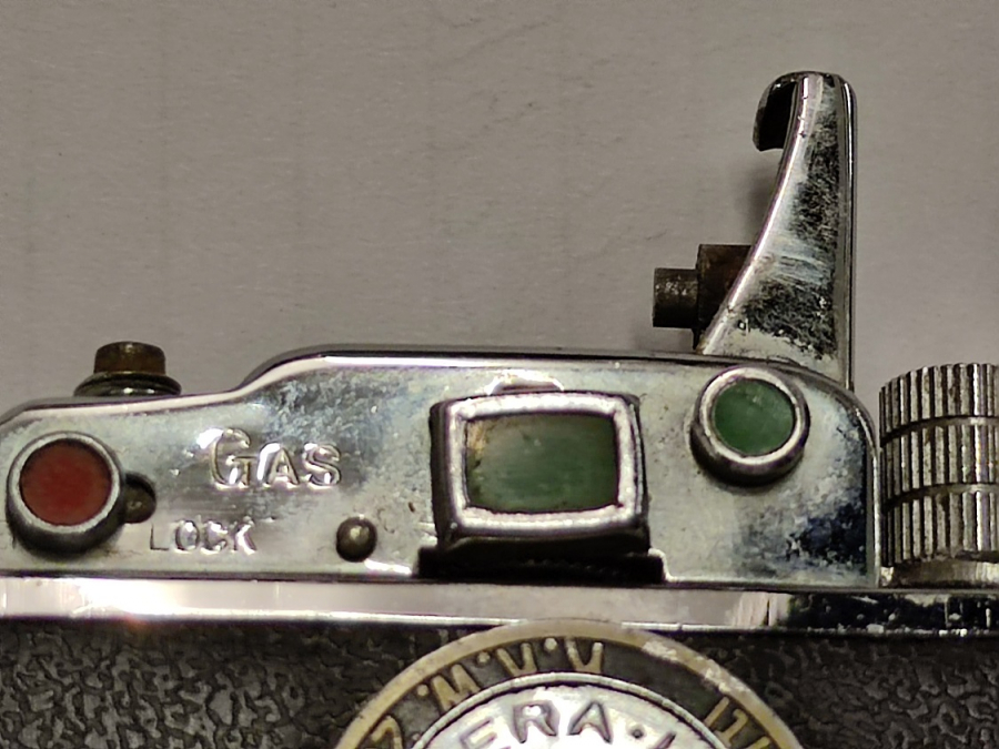 KKW PP 13449 MİNİ TRİPOT  AYAKLI OBJEKTİFLİ FOTOĞRAF MAKİNESİ ŞEKLİNDE MEKANİK TAŞLI GAZLI CAKMAK LİGHTER JAPAN 1948