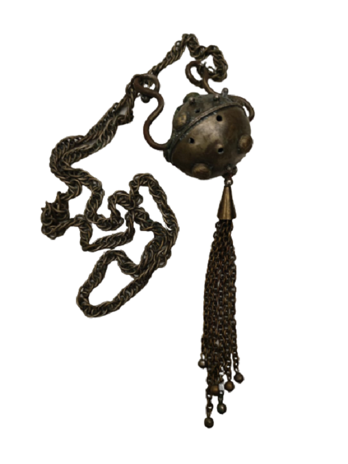 1900 BUHURDAN KİLSELERDE AYİNLERDE İÇERSİNE KOYULAN CEŞİTLİ BİTKİLERİN YAKILMASIYLA SALLANARAK DUMAN VE KOKUNUN YAYILMASI