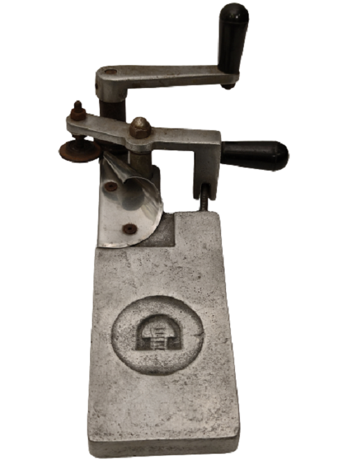 EL İLE CALISAN TENEKE  KONSERVE KAPAK KAPATMA MAKİNESİ  UFAK ATOLYE VE EVLER İCİN TASARLANMIS