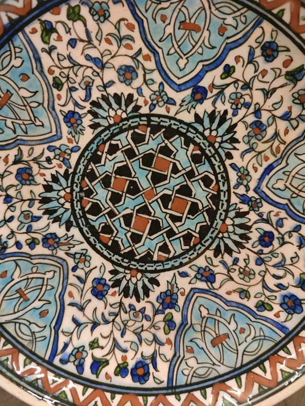 1950 İZNİK TAMAMI EL İŞCİLK VE EL BOYAMA  OSMANLI DESENLER ÇİNİ DUVAR TABAĞI