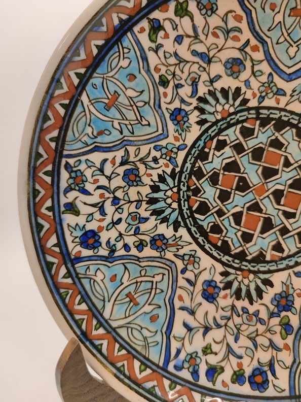 1950 İZNİK TAMAMI EL İŞCİLK VE EL BOYAMA  OSMANLI DESENLER ÇİNİ DUVAR TABAĞI