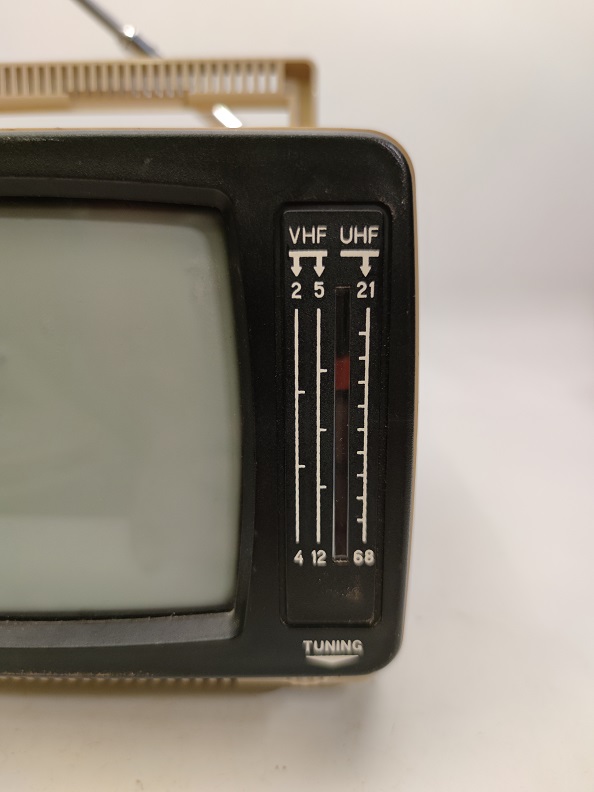 1988 TELE STAR 4004  TV ANTENLİ TAŞINABİLİR SİYAH BEYAZ TELEVİZYON  TV