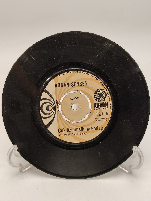 ADNAN ŞENSES KENDİ UTANSIN-ÇOK ÜZGÜNSÜN ARKADAŞ 45 LİK PLAK