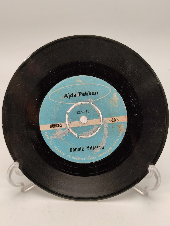 AJDA PEKKAN SENSİZ YILLARA-OLMADI GİTTİ 45 LİK PLAK