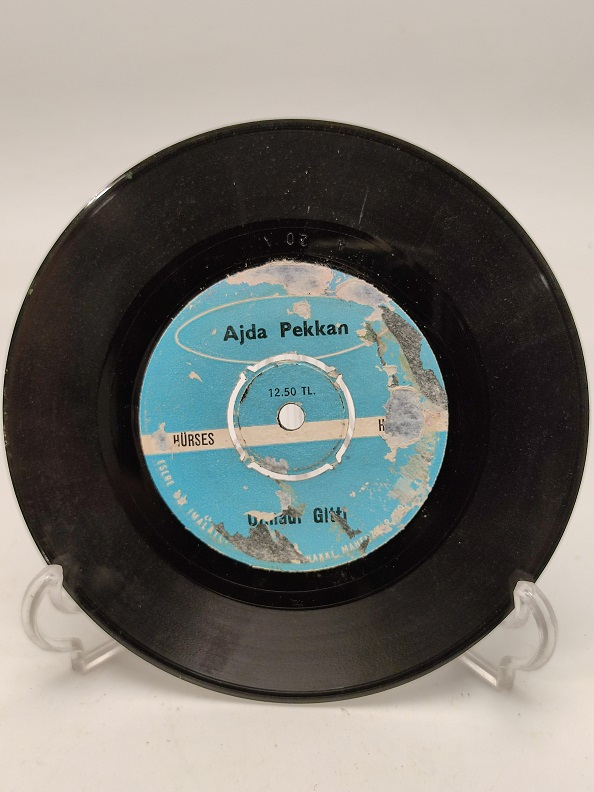 AJDA PEKKAN SENSİZ YILLARA-OLMADI GİTTİ 45 LİK PLAK