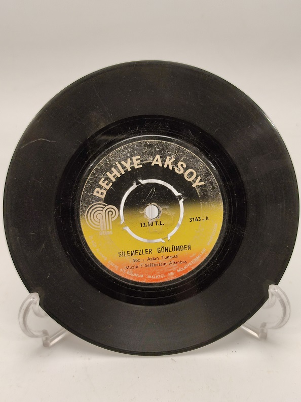 BEHİYE AKSOY TADI YOK SENSİZ GEÇEN-SİLEMEZLER GÖNLÜMDEN 45 LİK YERLİ PLAK