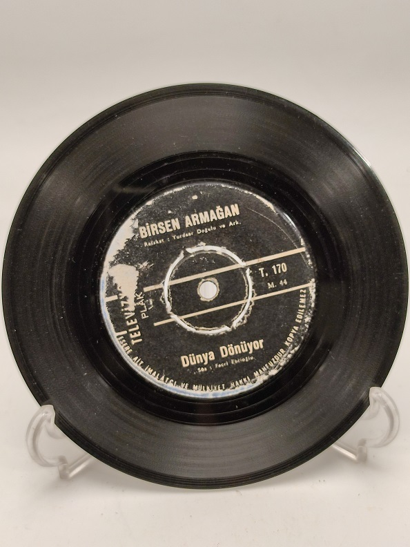 BİRSEN ARMAĞAN DÜNYA DÖNÜYOR-ALLI TURNAM 45 LİK PLAK
