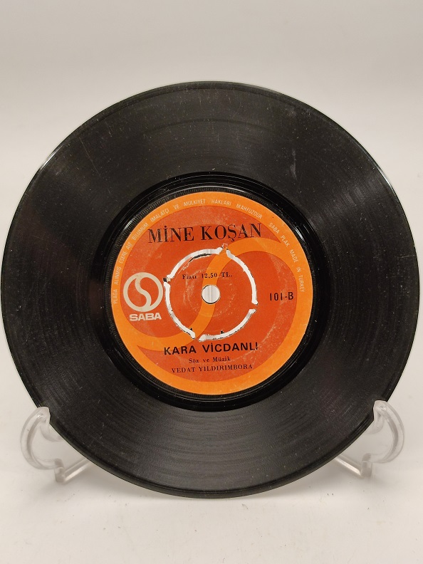 MİNE KOŞAN KARA VİCDANLI-HATIRALAR İZ BIRAKIR 45 LİK PLAK 