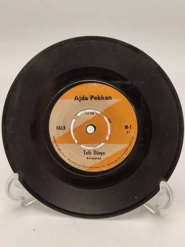 AJDA PEKKAN BEN BİR KÖYLÜ KIZIYIM-TATLI DÜNYA 45 LİK PLAK