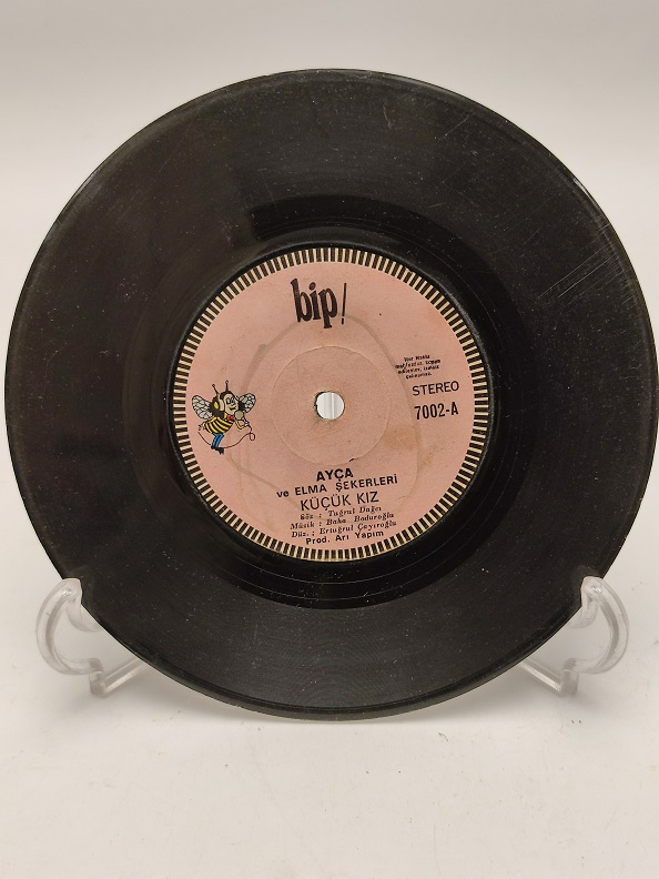 AYÇA VE ELMA ŞEKERLERİ KAR YAĞIYOR-KÜÇÜK KIZ 45 LİK PLAK