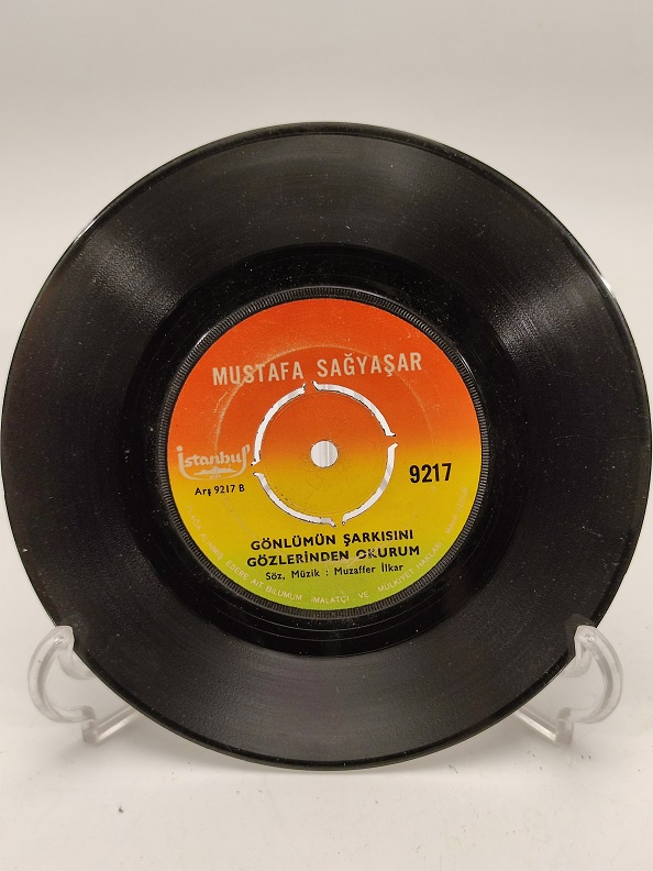 MUSTAFA SAĞYAŞAR GÖNLÜMÜN ŞARKISINI GÖZLERİNDEN OKURUM-AKŞAMDAN SABAHA KADAR 45 LİK PLAK