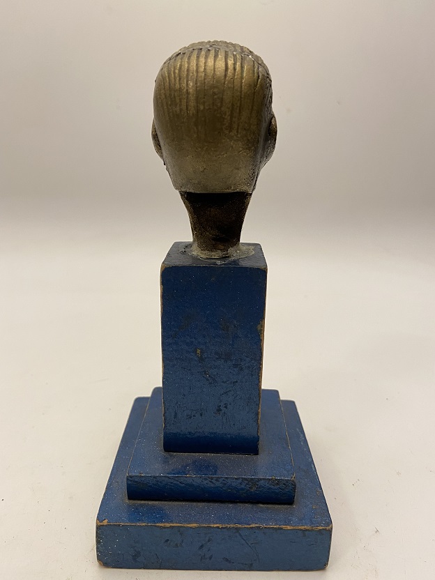 MUSTAFA KEMAL ATATÜRK BÜSTÜ AHSAP KAIDE UZERİNDE