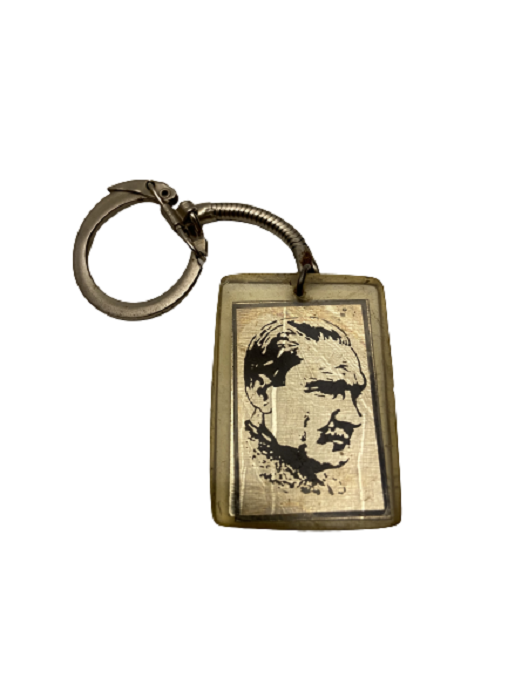 1960 MUSTAFA KEMAL ATATÜRK VE ANITKABİR RESİMLİ ANAHTARLIK POLİ KARBON 
