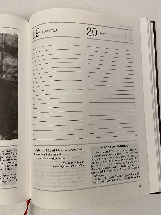 1999 ATATÜRK AJANDASI İÇERİSİNDE ATATURK'ÜN SÖZLERİ VE BAŞARILARI YAZMAKTA
