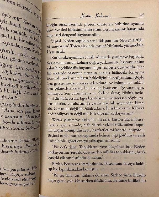 GIOVANNI ARPINO KADIN KOKUSU KİTAP