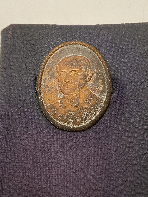 UMUM MUTEKAİDİNİ ASKERİYE CEMİYETİ 1938 CEP MUHTURASI ATATÜRK  ÜZERİ METAL ETİKETLİ  CEP NOT DEFTERİ