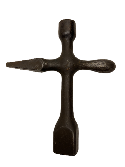 TCDDY OSMANLI EL YAPIM TRENLERDE  MAKİNİST VE MEMURLARIN KONTROL İÇİN HER YERİ ACMA KAPAMA DEMİR COK İŞLEMLİ ANAHTAR