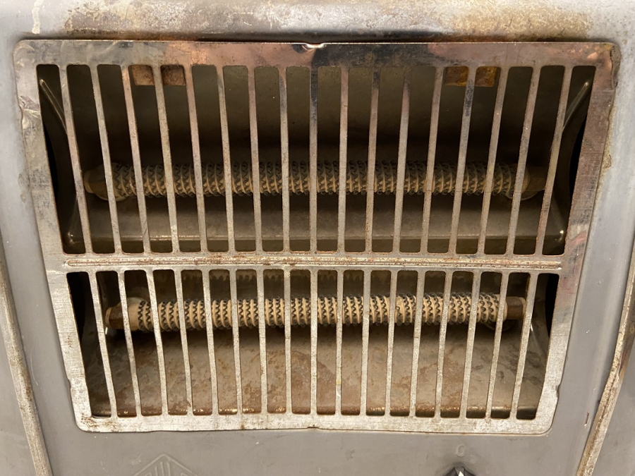 1960 METAL KASA 110 VOLT CİFT TAŞ CUBUK ÜZERİNE SARILMIŞ 1500 WAT TEL ŞAHLAN ELEKTRİK SOBA