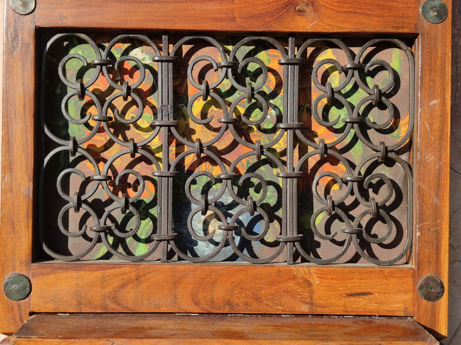 SANATCI İŞİ ÖZEL TASARIM VE CALIŞMA DUVAR SUSU FERFOJE AHŞAP AYNA VE YAGLIBOYA TUAL ÜZERİNE KARMA BİR ESER