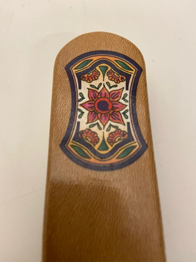 EL BOYAMA HOLLANDA  RESİMLİ TAHTA AYAKKABI FORMUNDA DUVARA ASMALI ELBİSE TEMİZLEME FIRÇASI