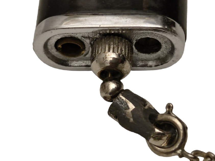 FLASH LİGHTER ZİNCİRLİ TAŞLI  GAZLI UFAK DERİ ÜZERİ KAPLI ÇAKMAK